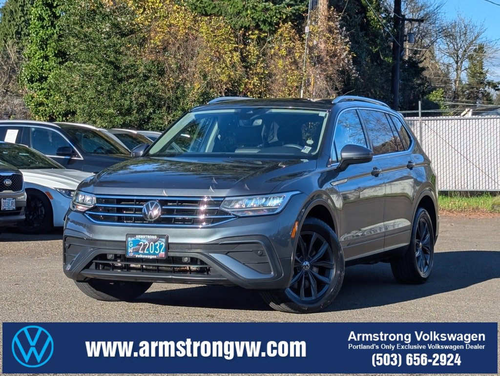 Used 2022 Volkswagen Tiguan SE w/ Panoramic Sunroof Package