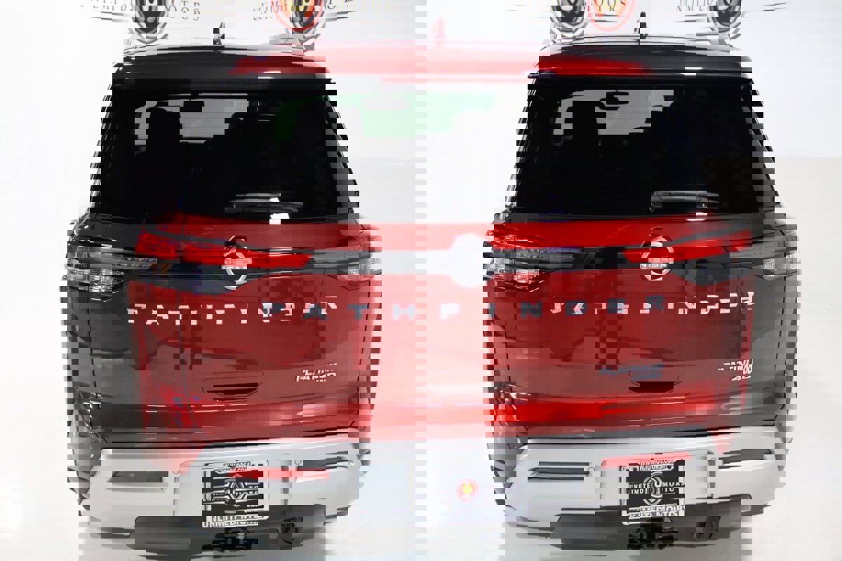 Used 2022 Nissan Pathfinder Platinum w/ Cargo Package image 28