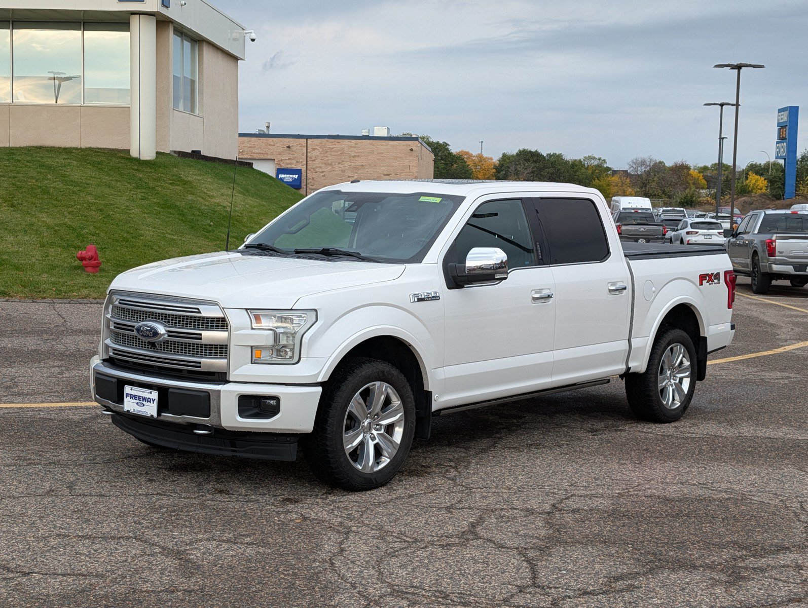 Used 2017 Ford F150 Platinum w/ Equipment Group 701A Luxury AWD/4WD image 1