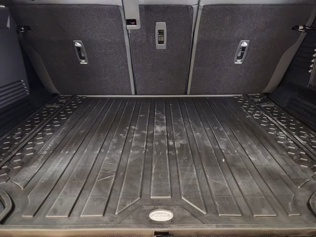 New 2026 Land Rover Defender 110 OCTA image 33