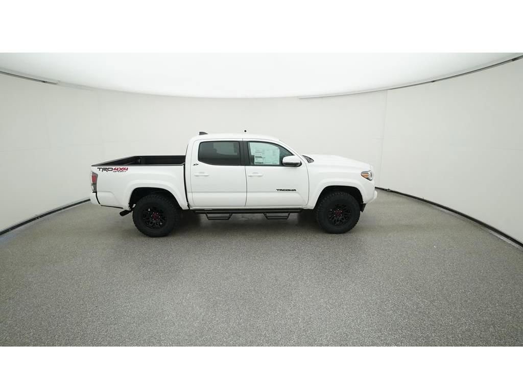 Used 2022 Toyota Tacoma TRD Sport w/ Technology Package AWD/4WD image 12