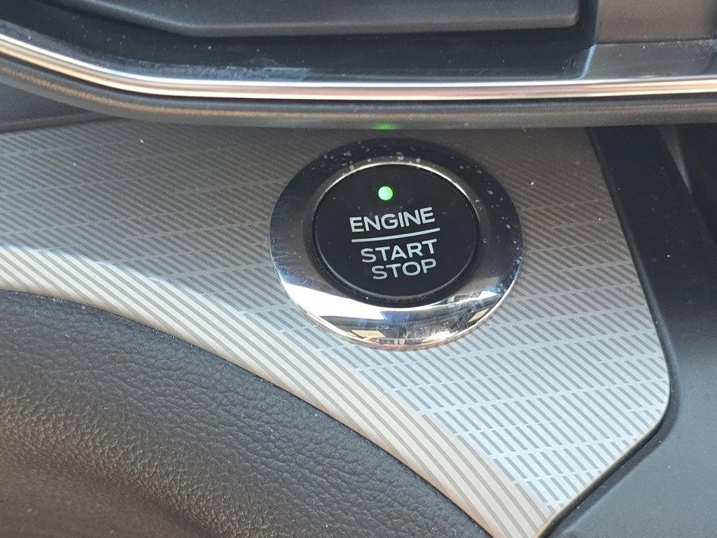 Used 2020 Ford Explorer XLT w/ Equipment Group 202A image 12