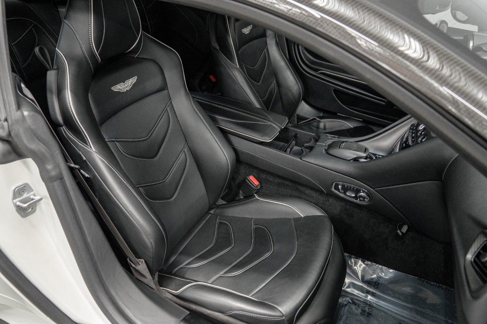 Used 2019 Aston Martin DBS Superleggera RWD image 23