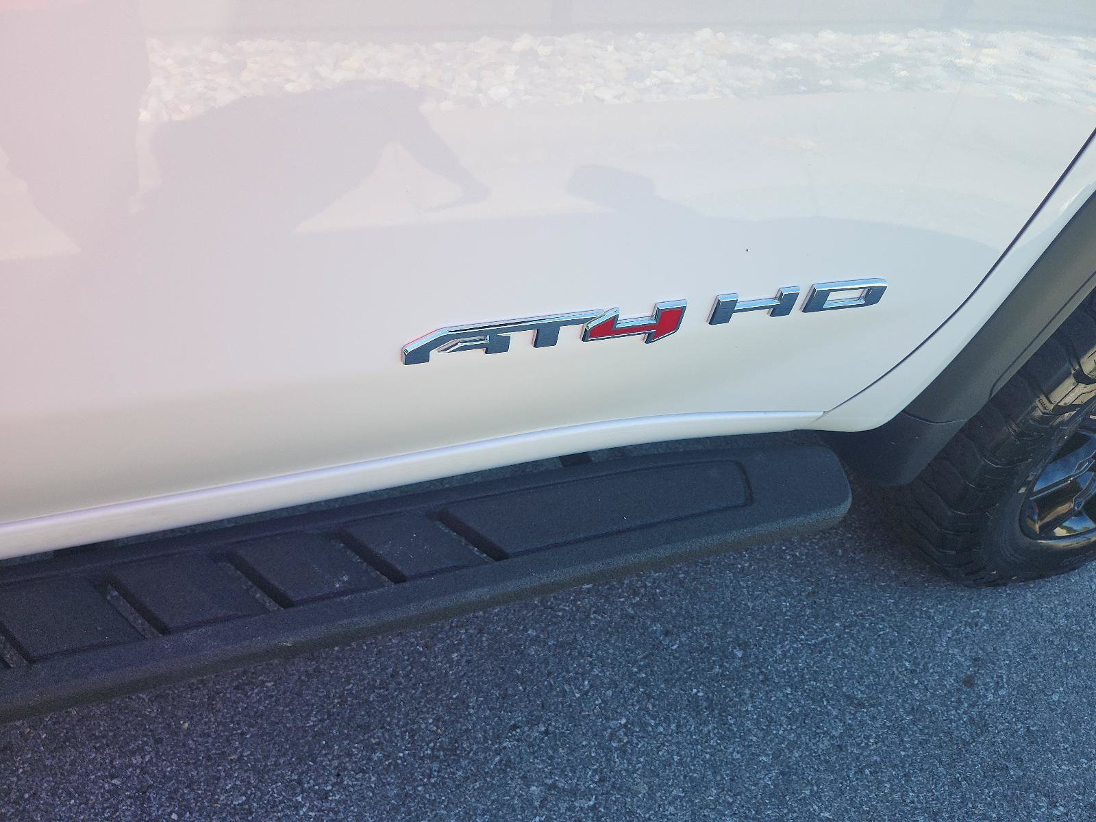 Used 2026 GMC Sierra 2500 AT4 w/ AT4 Premium Plus Package AWD/4WD image 8