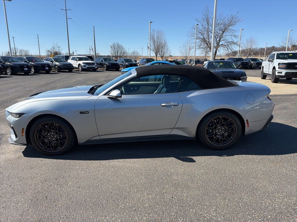 Used 2025 Ford Mustang GT Premium w/ GT Performance Package image 6