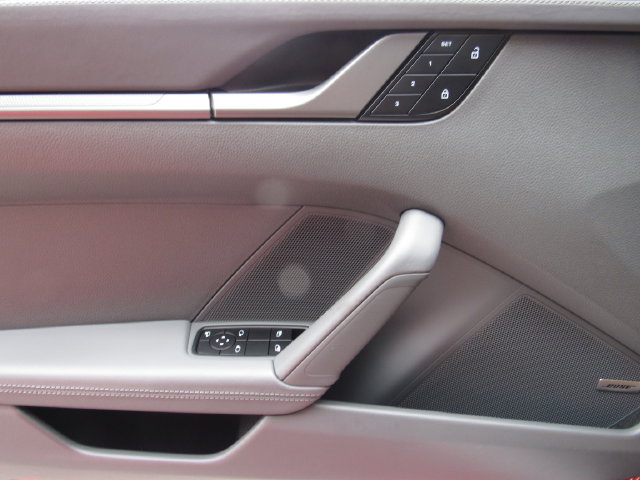 Certified 2024 Porsche 911 Carrera 4 AWD/4WD image 22