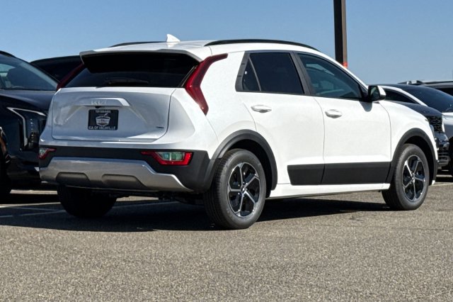 New 2026 Kia Niro LX FWD image 5