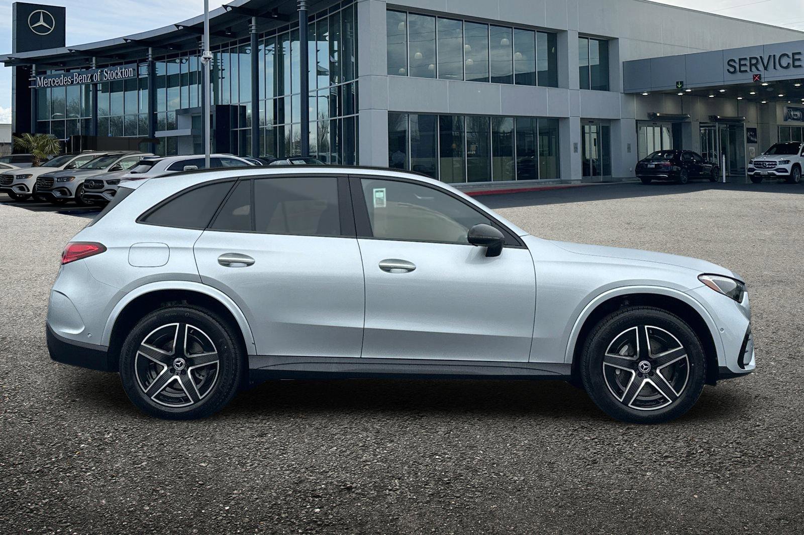 New 2026 Mercedes-Benz GLC 300 4MATIC image 3