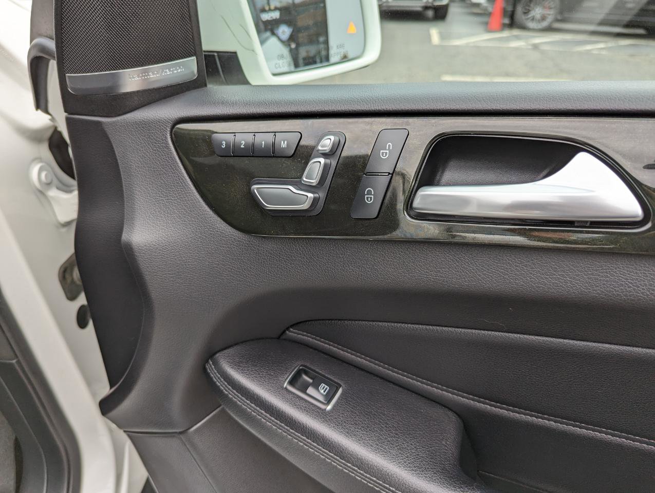 Used 2019 Mercedes-Benz GLS 450 4MATIC image 32