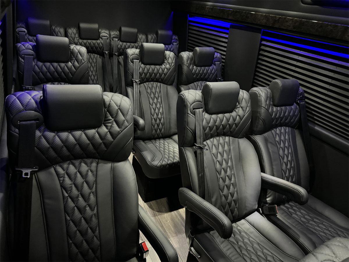 Used 2024 Mercedes-Benz Sprinter 3500 image 2