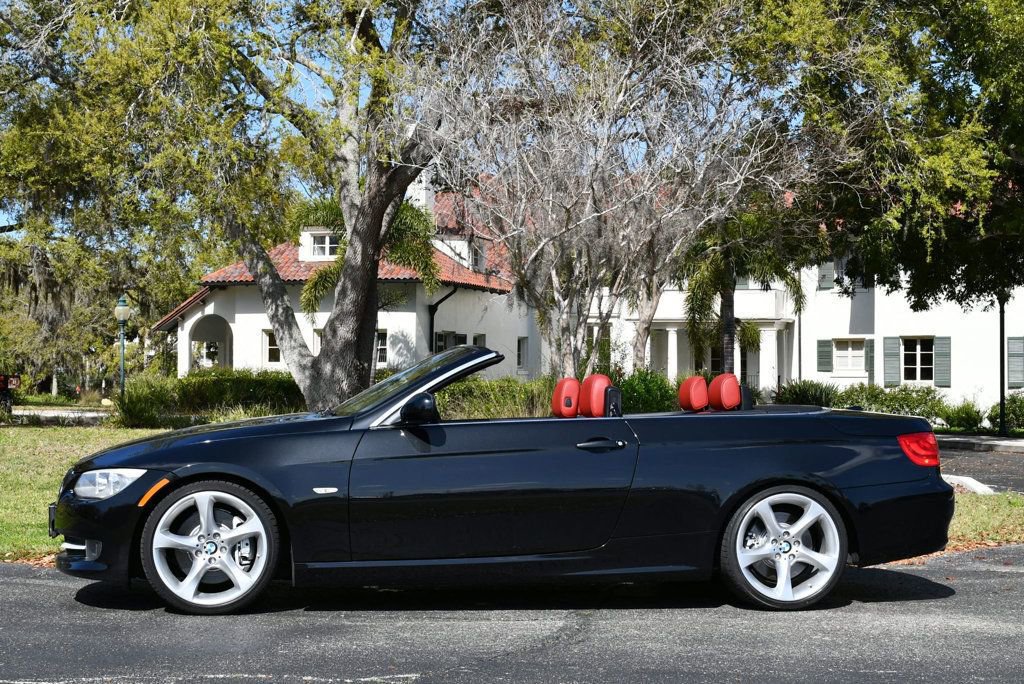 Used 2011 BMW 335i Convertible image 33