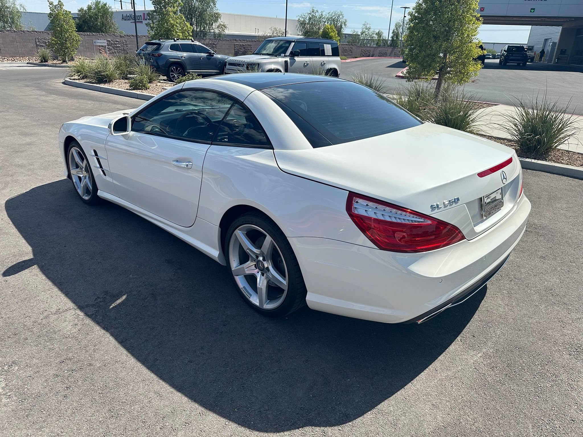 Used 2016 Mercedes-Benz SL 550 w/ Driver Assistance Package image 10