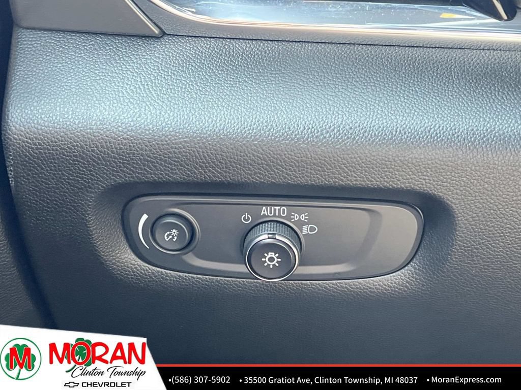 Certified 2023 Chevrolet Traverse LT FWD image 28