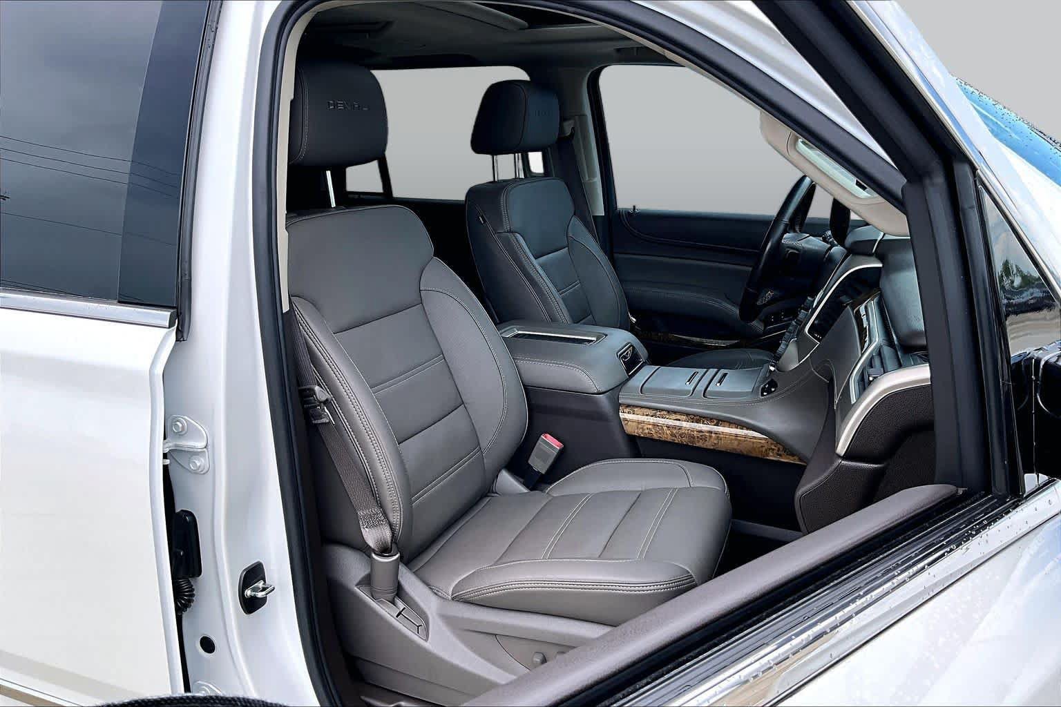 Used 2016 GMC Yukon Denali w/ Open Road Package AWD/4WD image 9