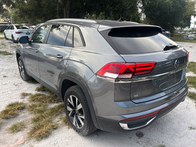 Used 2023 Volkswagen Atlas Cross Sport SE AWD/4WD image 3