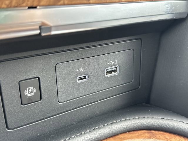 Used 2024 Nissan Armada SL image 33