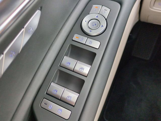 Certified 2025 Genesis GV80 2.5T Select AWD/4WD image 15