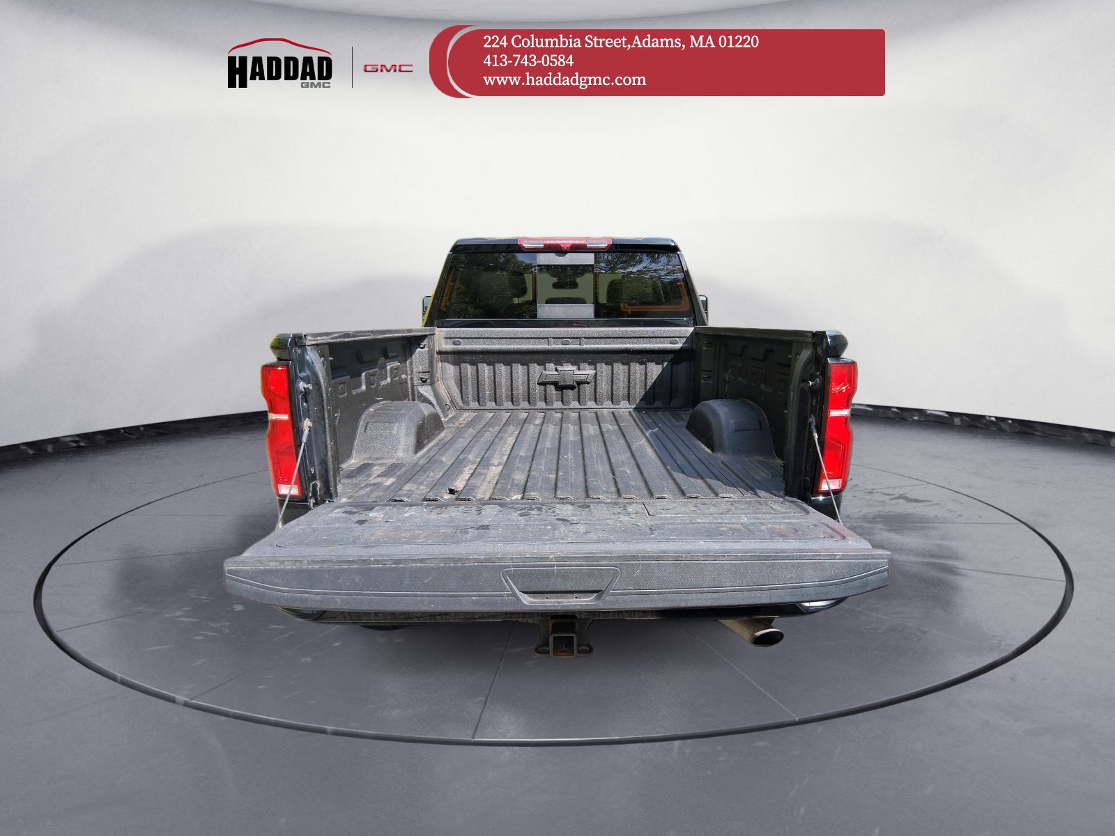 Used 2024 Chevrolet Silverado 2500 LTZ w/ LTZ Plus Package AWD/4WD image 10