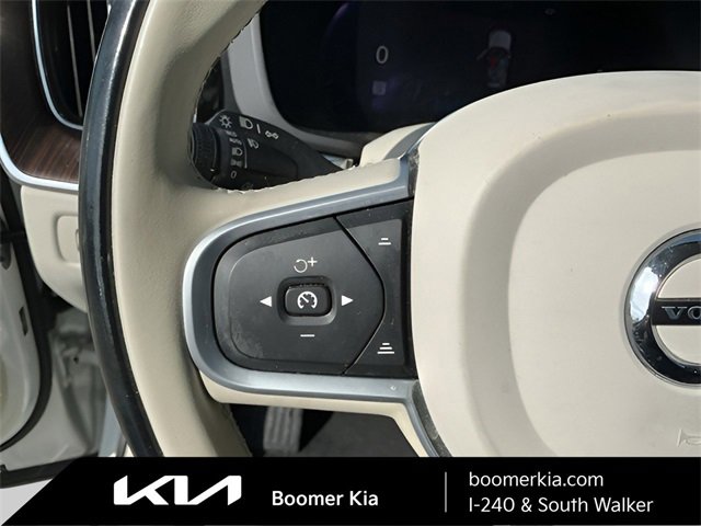 Used 2022 Volvo XC60 B5 Momentum image 20