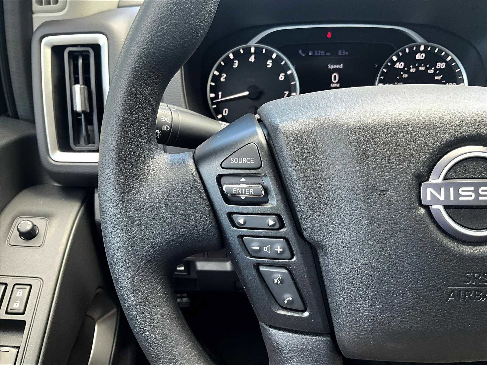 Used 2025 Nissan Frontier SV image 22