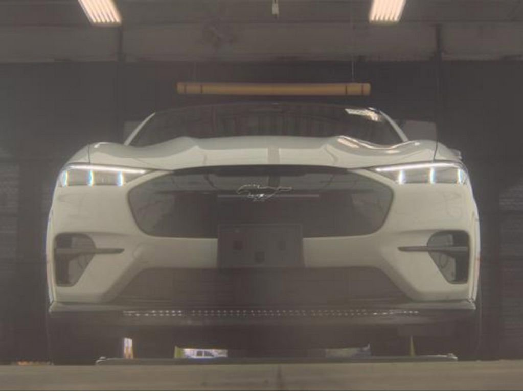 Used 2023 Ford Mustang Mach-E GT image 4
