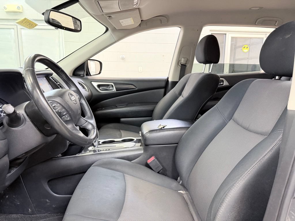 Used 2019 Nissan Pathfinder SV FWD image 13