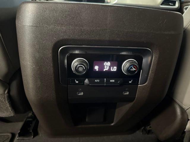 Used 2021 Chevrolet Suburban Z71 w/ Z71 Signature Package AWD/4WD image 28