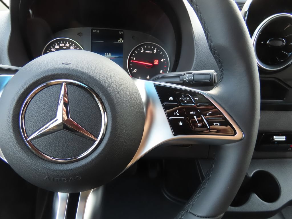 Used 2025 Mercedes-Benz Sprinter 2500 image 13