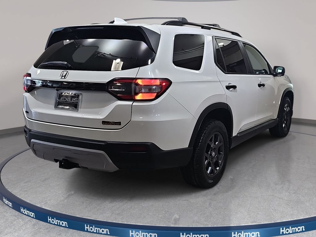 Used 2023 Honda Pilot TrailSport image 6