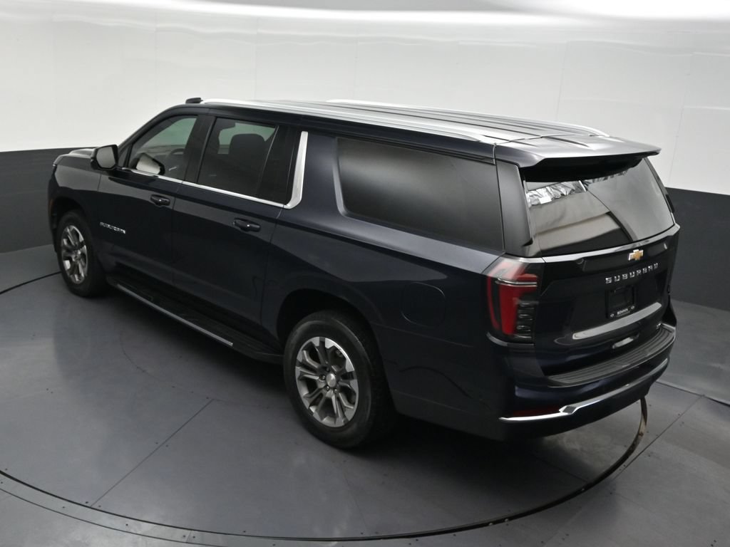 Used 2025 Chevrolet Suburban LT RWD image 19