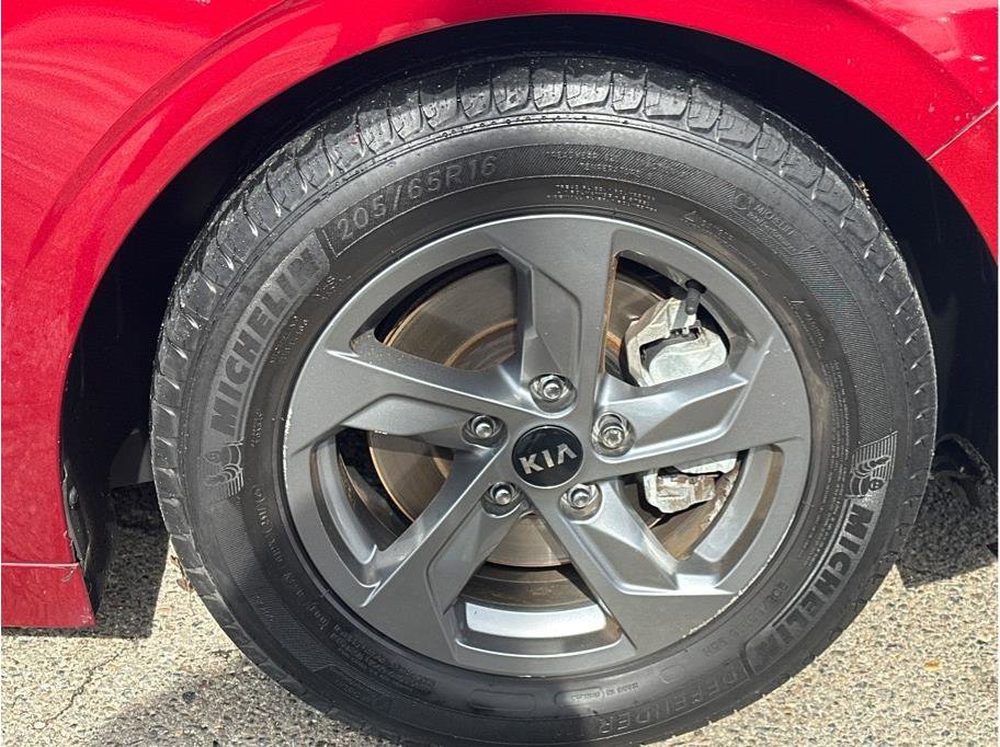 Used 2021 Kia K5 LX image 10
