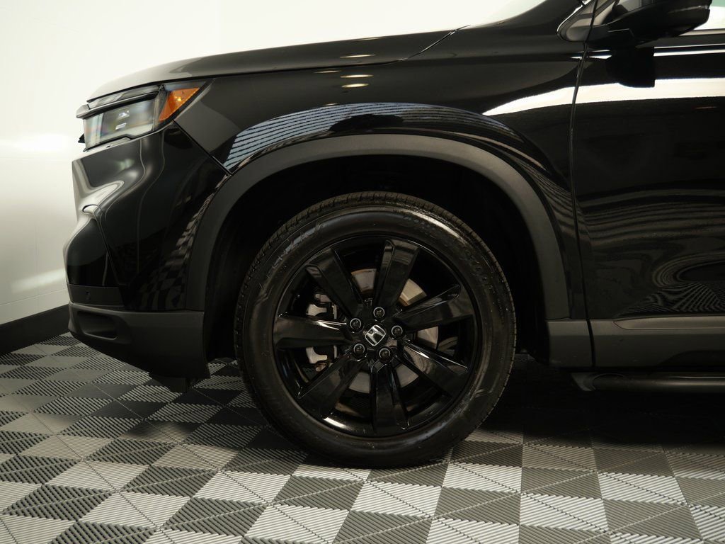 Used 2025 Honda Pilot Black Edition image 8
