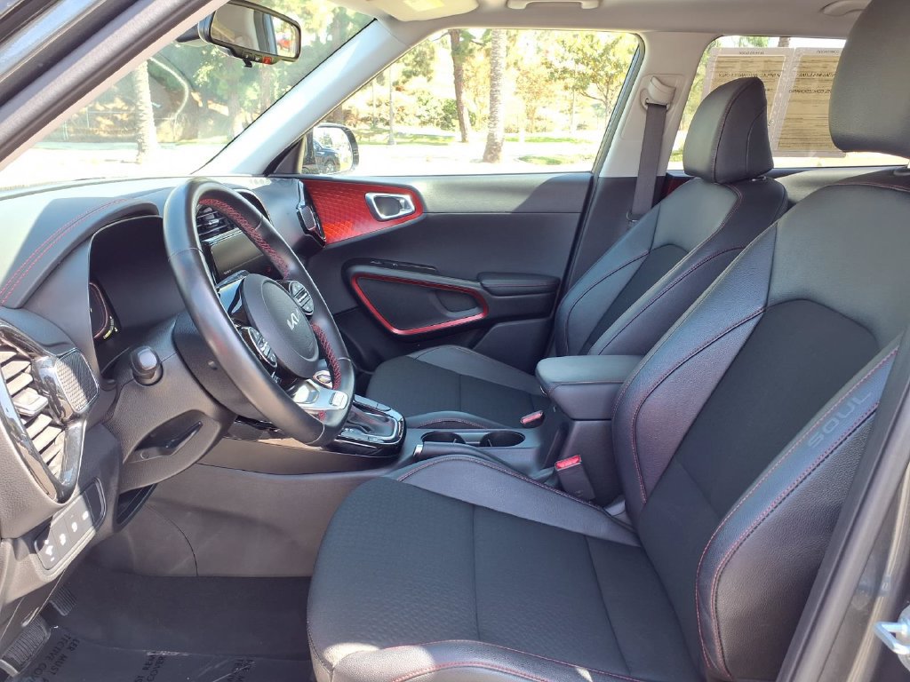 Certified 2023 Kia Soul GT-Line FWD image 6
