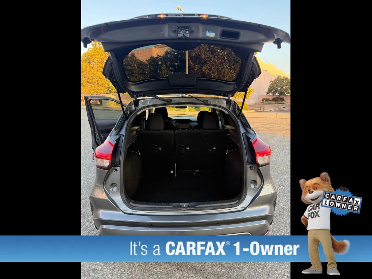 Used 2022 Nissan Kicks S FWD image 12