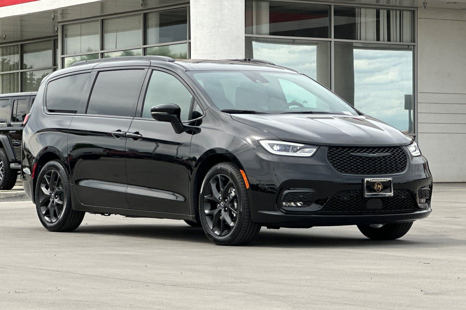 New 2026 Chrysler Pacifica Select image 9