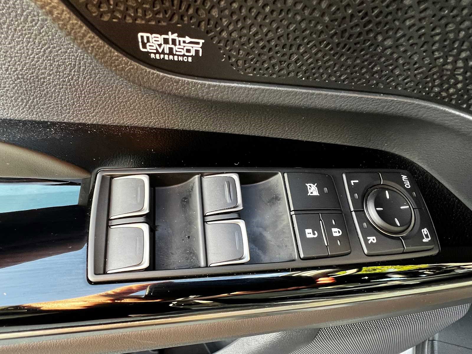 Used 2022 Lexus LX 600 4WD w/ Appearance Package image 14