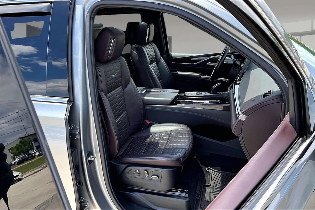 Used 2023 Cadillac Escalade Premium Luxury Platinum w/ LPO, Floor Liner Package AWD/4WD image 7