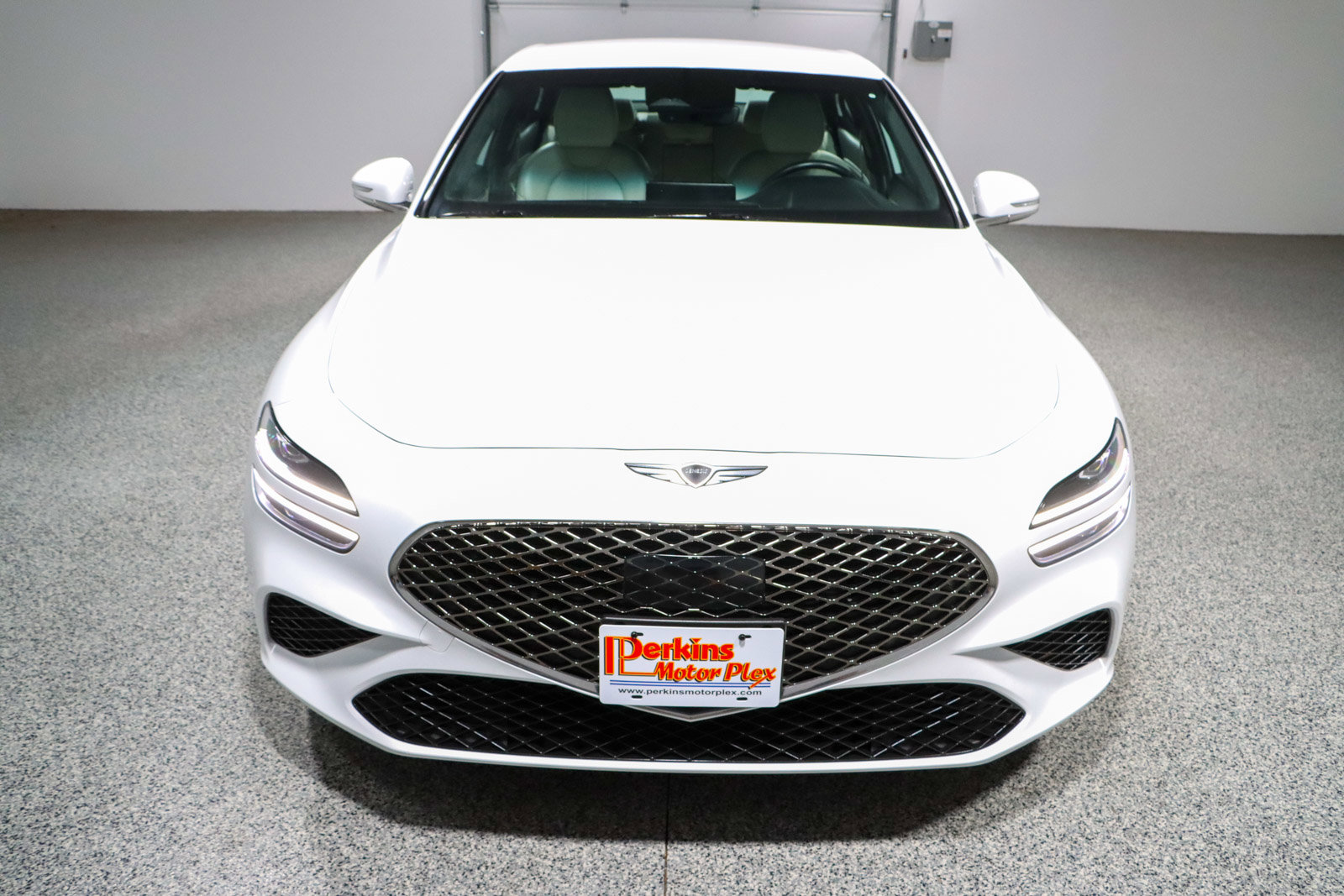 Used 2025 Genesis G70 2.5T image 4