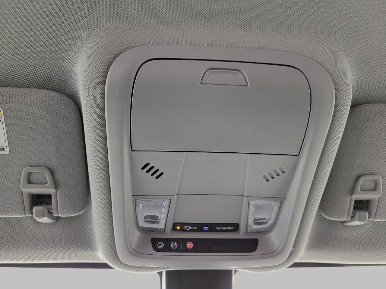 Used 2023 GMC Terrain SLE w/ Driver Convenience Package AWD/4WD image 18