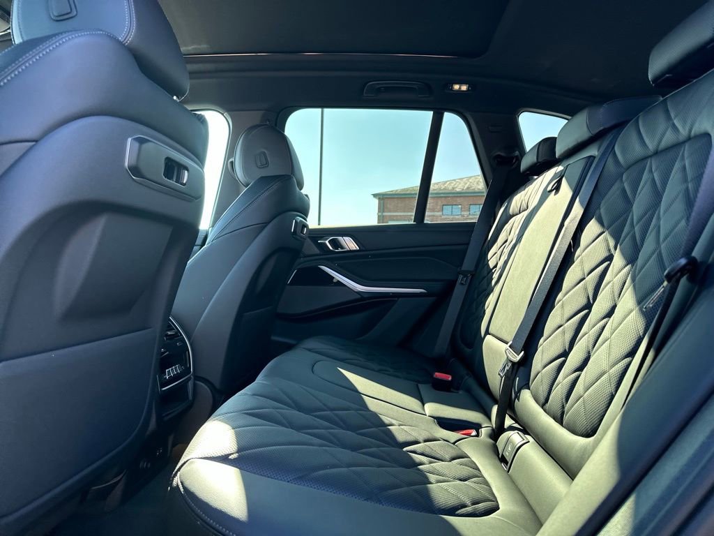 New 2026 BMW X5 xDrive40i w/ M Sport Package AWD/4WD image 21