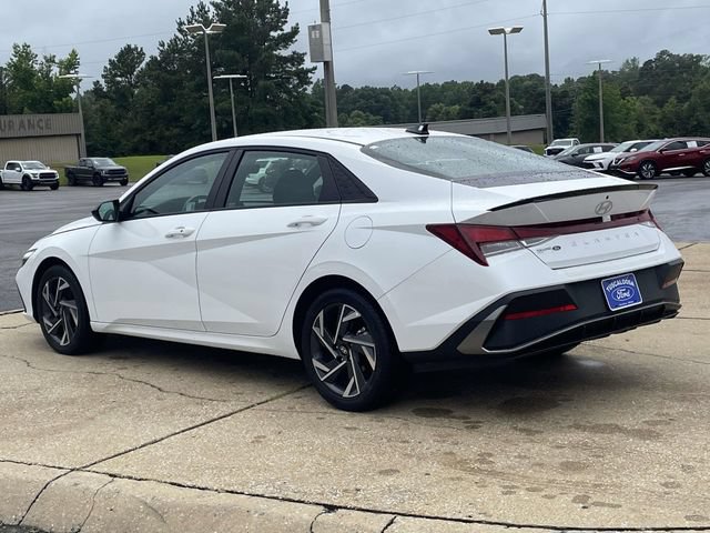 Used 2025 Hyundai Elantra Sport FWD image 3