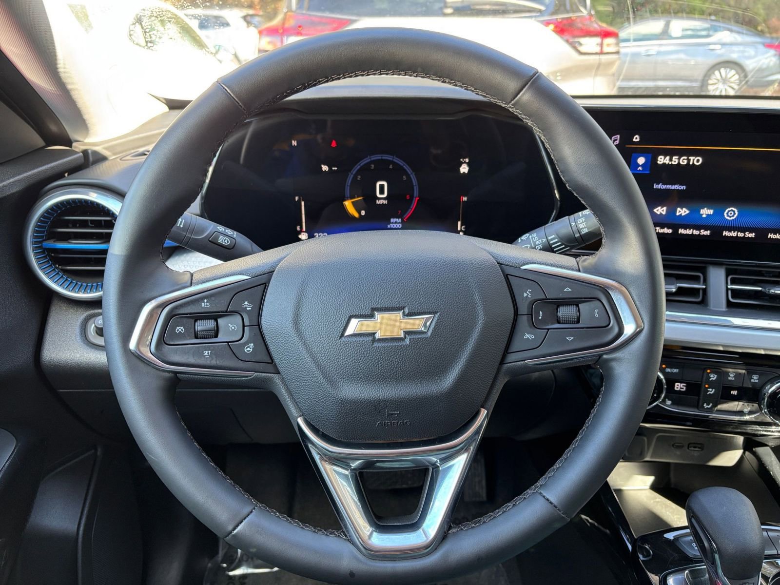 Used 2025 Chevrolet Trax LT w/ LT Convenience Package image 35