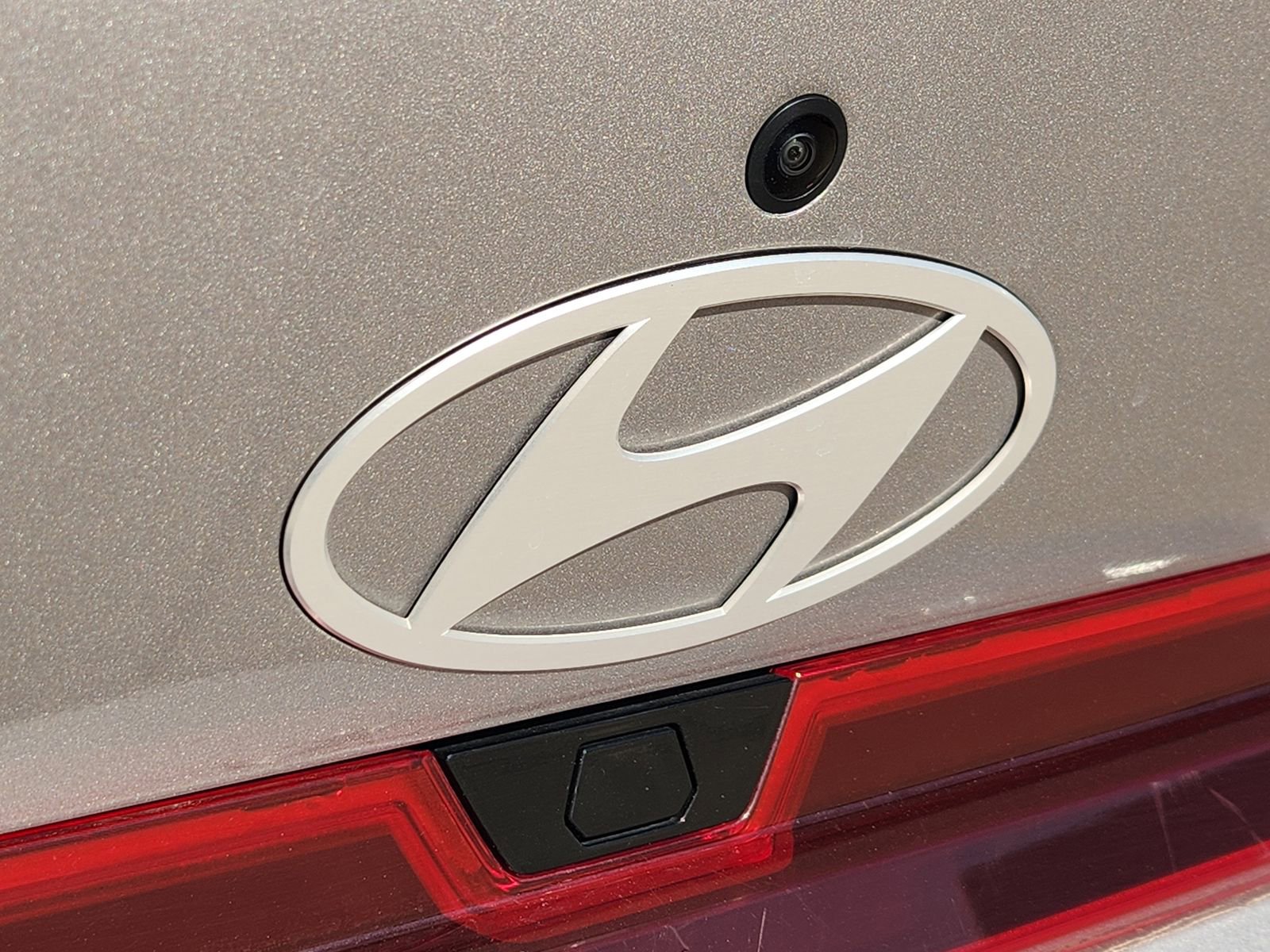 Used 2024 Hyundai Elantra SEL image 12