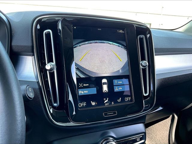 Used 2021 Volvo XC40 T5 Momentum w/ Premium Package image 32