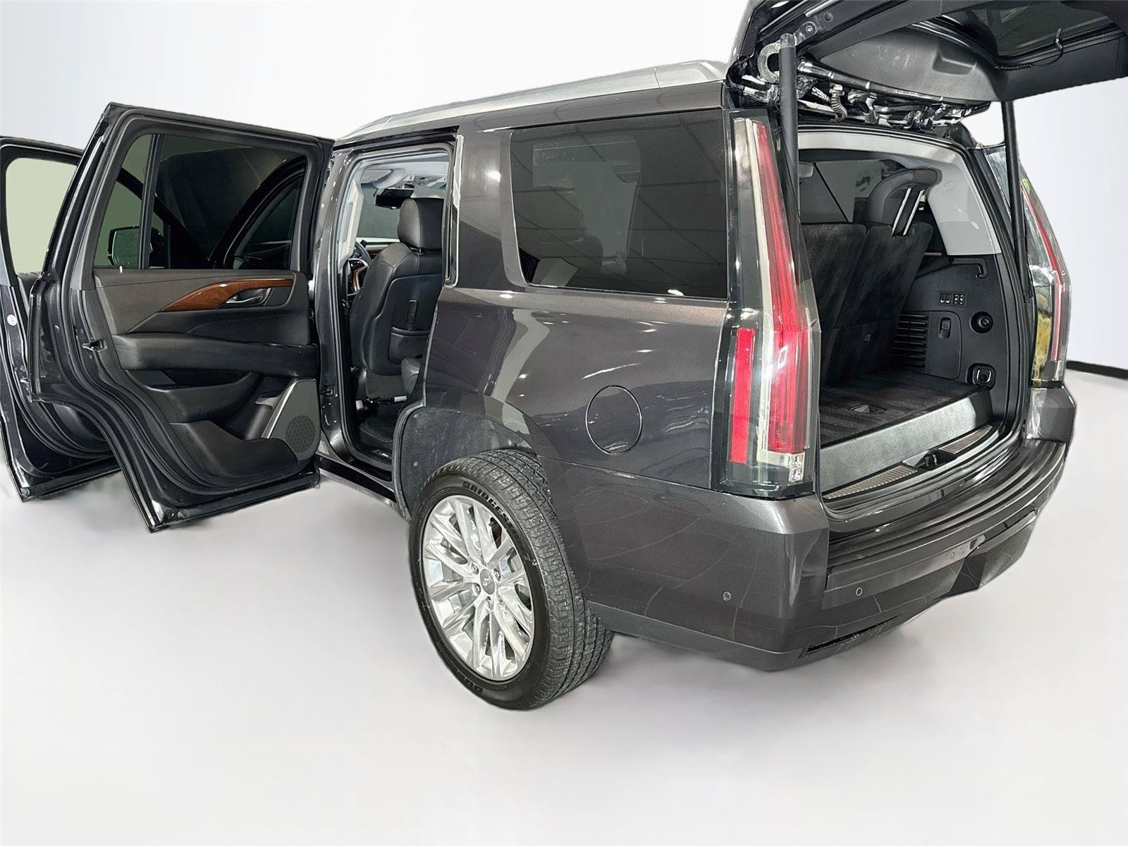 Used 2017 Cadillac Escalade Premium Luxury AWD/4WD image 44