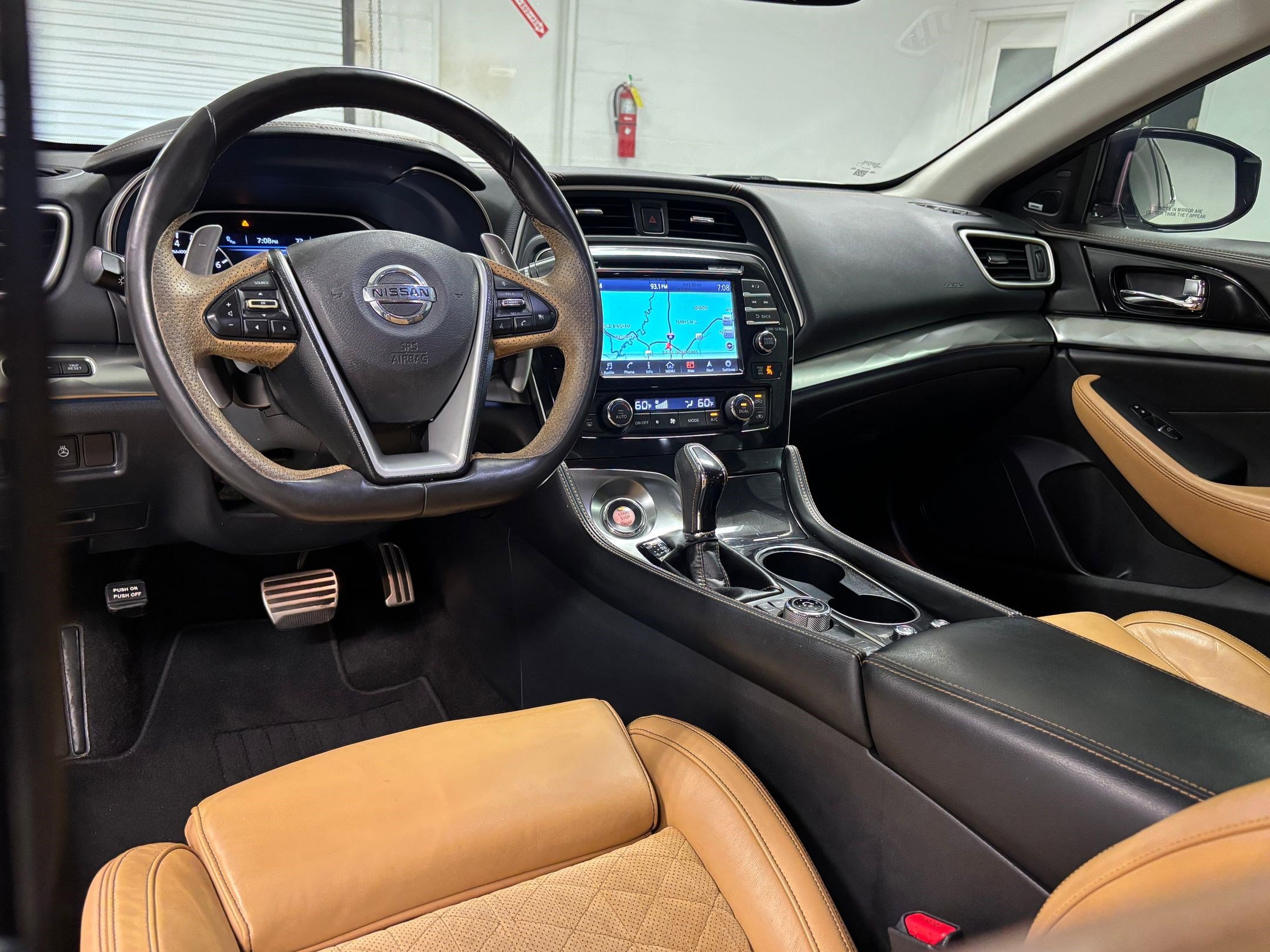 Used 2017 Nissan Maxima SR image 27