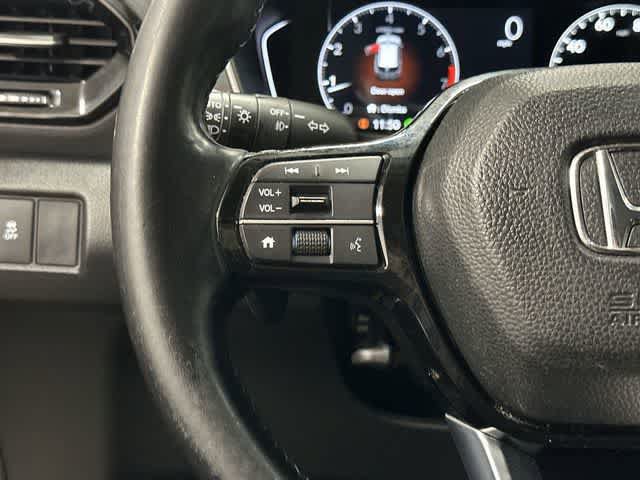 Used 2023 Honda Pilot Touring image 17