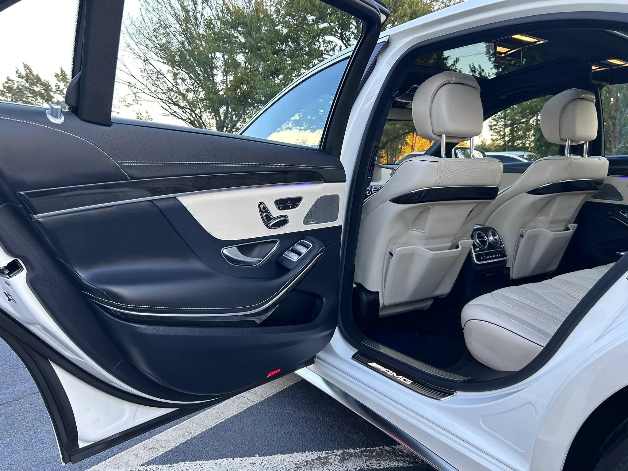 Used 2015 Mercedes-Benz S 63 AMG 4MATIC Sedan image 36