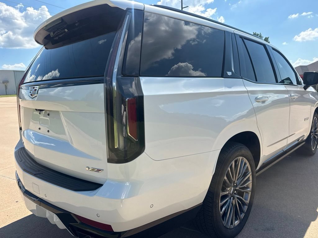 Certified 2023 Cadillac Escalade V w/ Heavy-Duty Trailer Package AWD/4WD image 5
