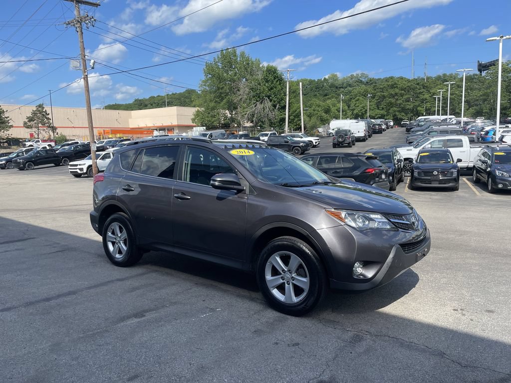 Used 2014 Toyota RAV4 XLE AWD/4WD image 6